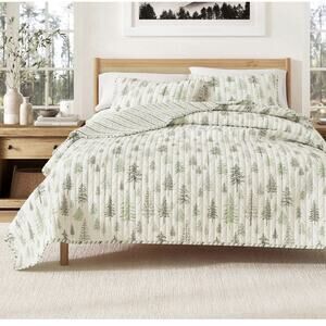 Great Bay Home 2-Piece Reversible Forest Cabin Bedspread Twin/Twin XL